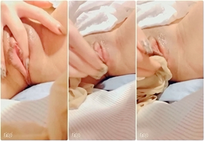 无毛嫩逼直接把丝袜全塞进逼里.mp4