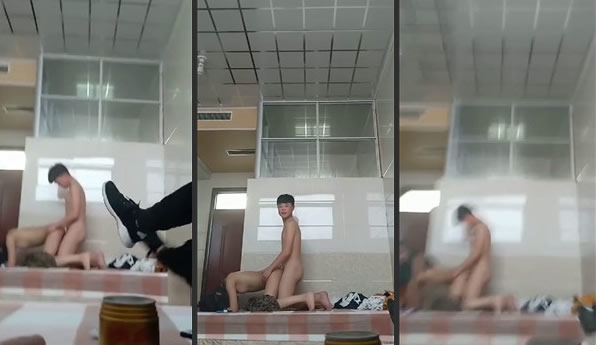 翘美臀无套后入怼着操