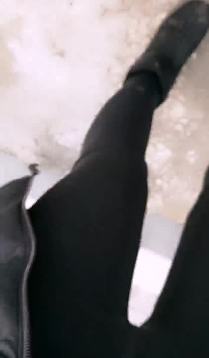 大奶少妇约会司机炮友到马路下面的桥洞啪啪真服了这哥天气那幺冷户外还能硬