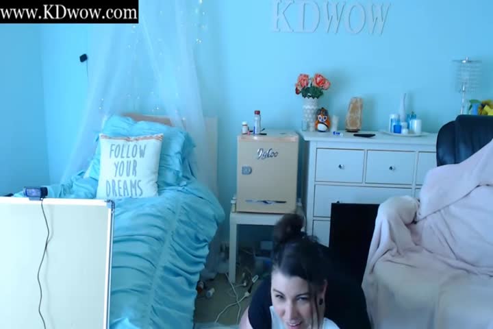 Cousin sucking the Tip 5