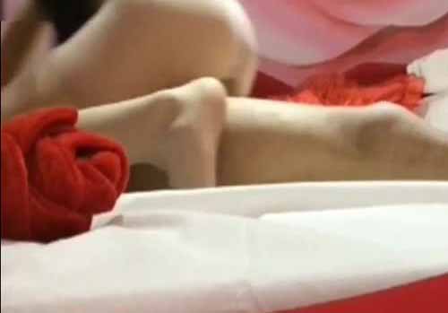 哥打樁式爆插極品肉絲女大學生呻吟給力仔細看boss哥長得挺帥的