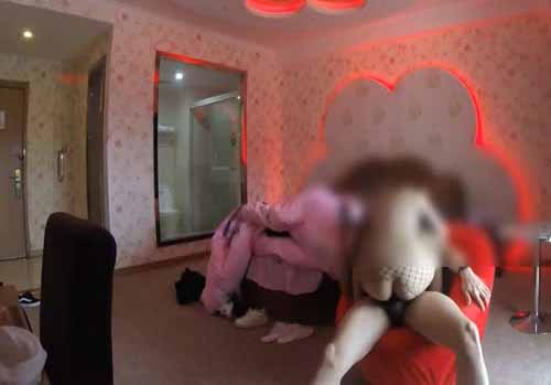 91蛋叔(影子哥)-新發表-顏射逆天的長腿女醫生結婚前最後一次瘋狂毒龍口爆顏射無套幹的高：舒服我不行瞭我不要瞭!