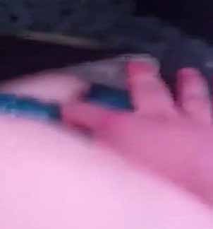 趁表哥不在傢扒瞭表嫂的褲子就開操肥厚豐滿的鮑魚被幹高潮瞭一邊呻吟一邊說：使勁啊！1