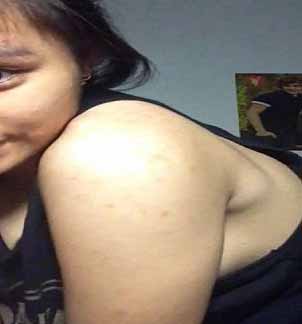 非常騷浪的火辣露臉妹子傢中自拍挑逗發騷視頻