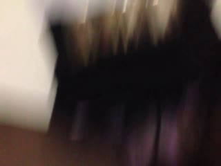 終於搞定瞭剛搬來不久的氣質女鄰居身材修長性感主動要求自拍說：射在臉上我是騷逼小騷貨操的好舒服快幹我小騷穴！