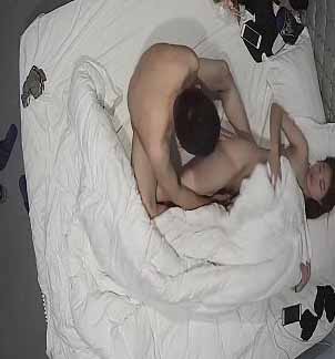 酒店水滴攝像頭偷拍平頭帥哥和女同學草完逼研究美女的逼毛720P高清無水印