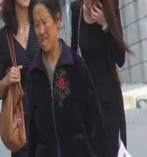 高清跟拍美艷少婦如廁小穴都看的非常清楚3