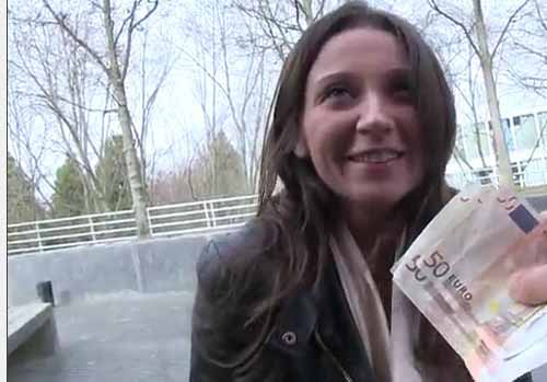 cute-babe-earned-50-euros-for-showing-boobs