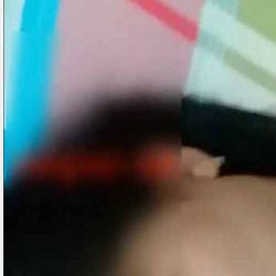 全網S發-真實系列7-四川咖啡店上班的領班美女不小心喝醉後被店員帶回去扛著大腿啪啪狂操還是個無毛的！