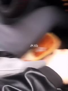 “啊~哥哥~老妹想要小骚逼好痒”现在女主播为了礼物真是疯了比小姐还小姐直播挑逗司机要打炮对白非常精彩淫荡.MP4