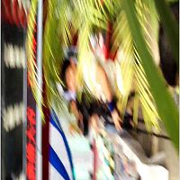 女司儀太美瞭婚禮現場沒忍住大膽上演抄裙底