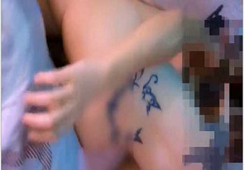 高顏值網紅美女瞳孔最新作品-小鮮肉男友操完後睡到半夜又要幹.美女說：你再動.我用BB咬你JJ瞭!從不願意到高潮.國語！