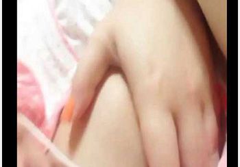 個人整理美女嫩妹自拍短片剪切合集，誘人爆乳粉嫩美鮑驚爆你的雙眼