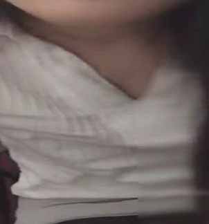 上班族瑤瑤趁中午同事出去吃飯在辦公室漏奶漏逼跳蛋自慰