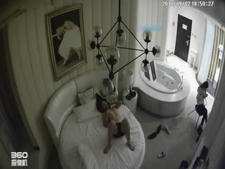 高顔值性感美女一心二用_1