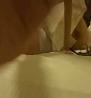 性愛新刺激 邊和閨蜜打電話邊操女友 享受靚妞深情口交 鏡前後入身材超棒淫叫騷妹 國語露臉 高清無水印推薦