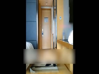 逍遥哥怒草身材不错穿着黑丝高跟的小汤唯呻吟给力完整版