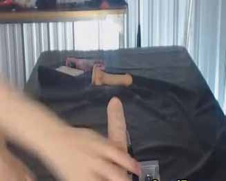 charming-hot-emo-girl-pleasures-hot-fuck-with-sex-machine