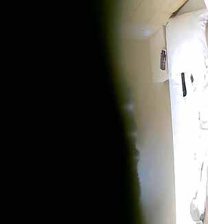 水滴攝像頭監控偷拍旅館開房的激情男女聽說話不像是夫妻