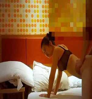 老婆多年的好姐妹被我搞到酒店各種動作爆操30多分鐘