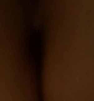 媽媽午休時故意不穿內褲穿著性感暴露的黑絲勾引兒子實在受不瞭進去不停的揉奶子扣小穴沒一會2人就操起來瞭首次露臉國語淫蕩對白!