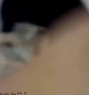 小鮮肉酒店爆操B毛還沒長幾根的97年大二美眉嫩逼越操越緊真想幹她兩天兩夜！