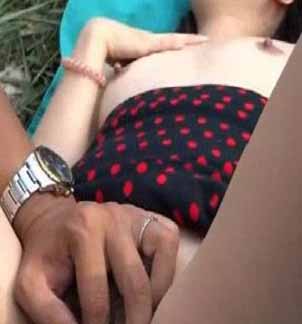 帶著姐姐和妹妹到野外玩3P真羨慕這小夥