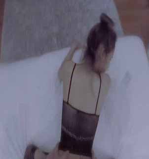 91混血妹系列之前凸後翹極品女神浴缸作戰！最喜歡後插式幹她！