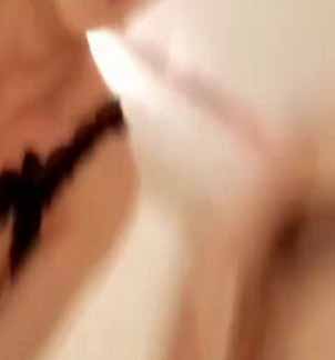 姐姐在淘寶買兩套黑絲襪穿上和妹妹一起給姐夫服務，姐夫說先給你妹草逼把，對白淫蕩下流