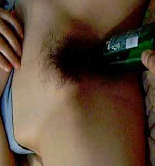 酒店裡裡被潛規則的性感白領少婦和男友激情愛愛自拍留出，女女特別美 (2)