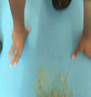 樣子不錯的迷情思兒被大款主人調教720P高清無水印