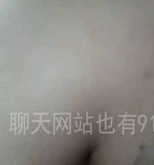 爸爸的雞巴好吃么暑假認的大二幹女戴著眼鏡很有文化范