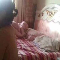 上周剛認識的熟女郎-摸奶下跪眼罩口交--雙角度拍攝-