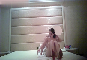 薯哥逛会所妈咪给介绍了个新来的湖南E奶大波妹特意穿上高跟干