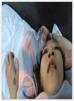 女神级性感美女陪闺蜜KTV见网友喝多上厕所时2男想在厕所操她,没得手后把她带到酒店2人轮流干!