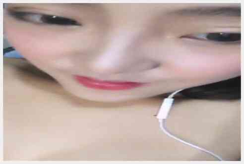 大眼萌妹漂亮美眉有一对好大小白兔 跳蛋自慰 BB好粉呢