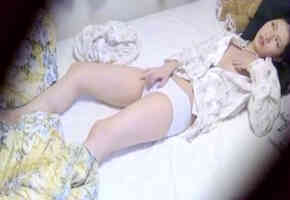 极品美乳白嫩高颜值小淫娃洗澡被表哥偷窥 无套抽插猛