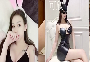 老师真是骚 喜欢让我打她屁股 还喜欢吞精