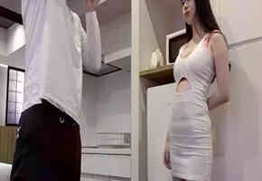 长相清秀的外拍美女，竟会如此淫荡，趁机把人家按在墙上干了.mp4