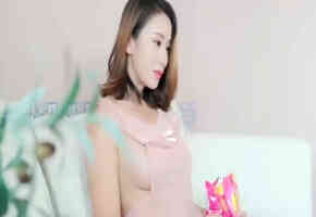 淡粉月曜 李芯儿