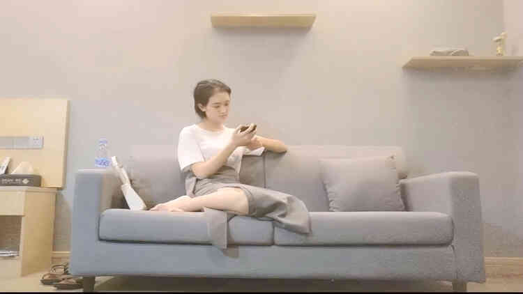 黑丝诱惑极品美乳上演强奸式啪啪妹子永生难忘的体验