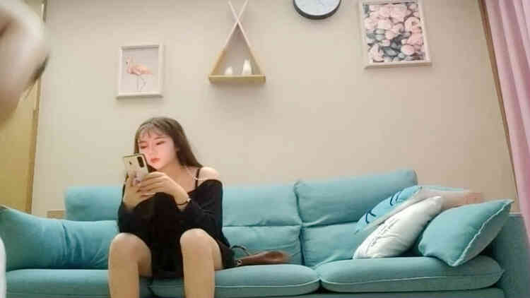 夜校补习老师狗爷深夜约炮带狗上门服务的整容美女被狗爷暴力草到呕吐