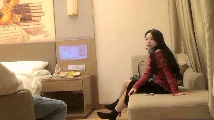甜美红衣妹子啪啪摸逼口交调情上位骑坐大力猛操