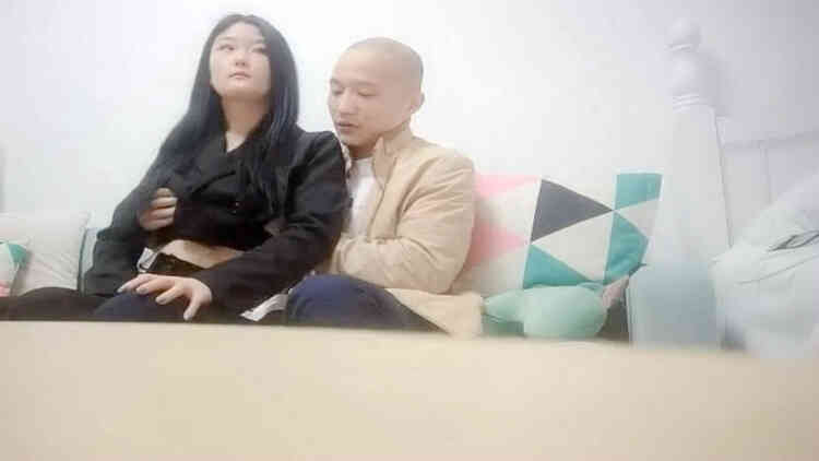 手机选秀约炮气质美乳兼职美女各种姿势草到下面出白浆
