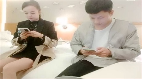 探花李寻欢昨晚约炮高颜值外围女全程实录，颜值高身材好情趣装火辣热舞，深喉口交各种姿势暴力抽插颜射内射