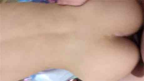 最新性爱泄密激情小情侣大尺度性爱啪自拍流出 骚女友喜欢后入水超级多