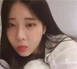 睡不着的女校花起来自慰1