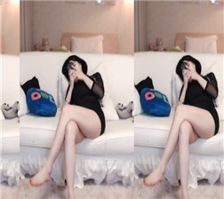 女主播的紧身黑色内衣8