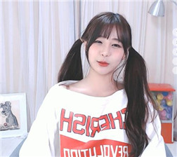 萝莉大奶女主播的艳舞4