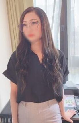 FC2-PPV-1426198-【無修正】知的な童顔秘書に連続中出しから眼鏡に精子を添える&#40;53分&#41;